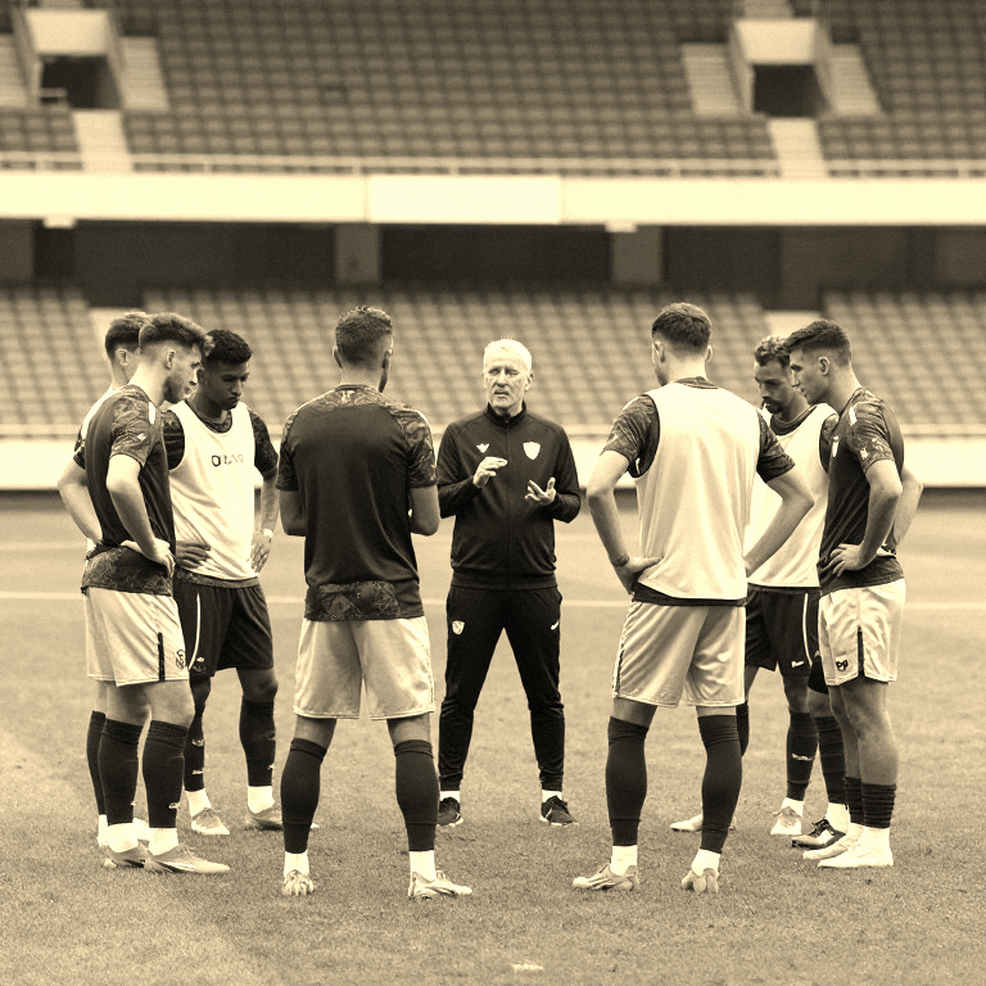 Hợp đồng ký xong, nhưng máy in không bao giờ nhả ra một trang: Bên trong bong bóng giá cầu thủ trẻ V.League
