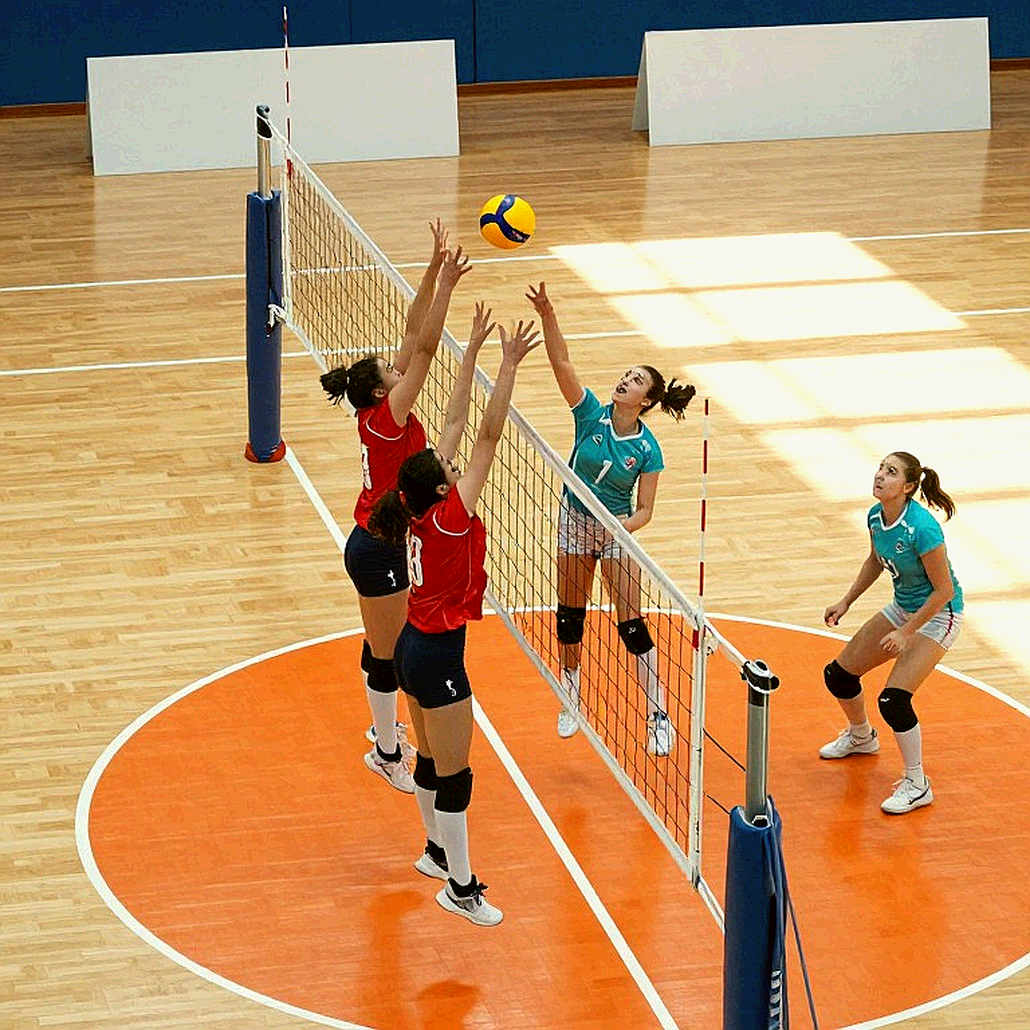 Thần đồng 13 tuổi Qatar thi đấu bùng nổ tại AVC Men's Volleyball Asian Championship: Mubarak Musa Thiik Madut ghi 12 điểm và 5 đòn chắn bóng