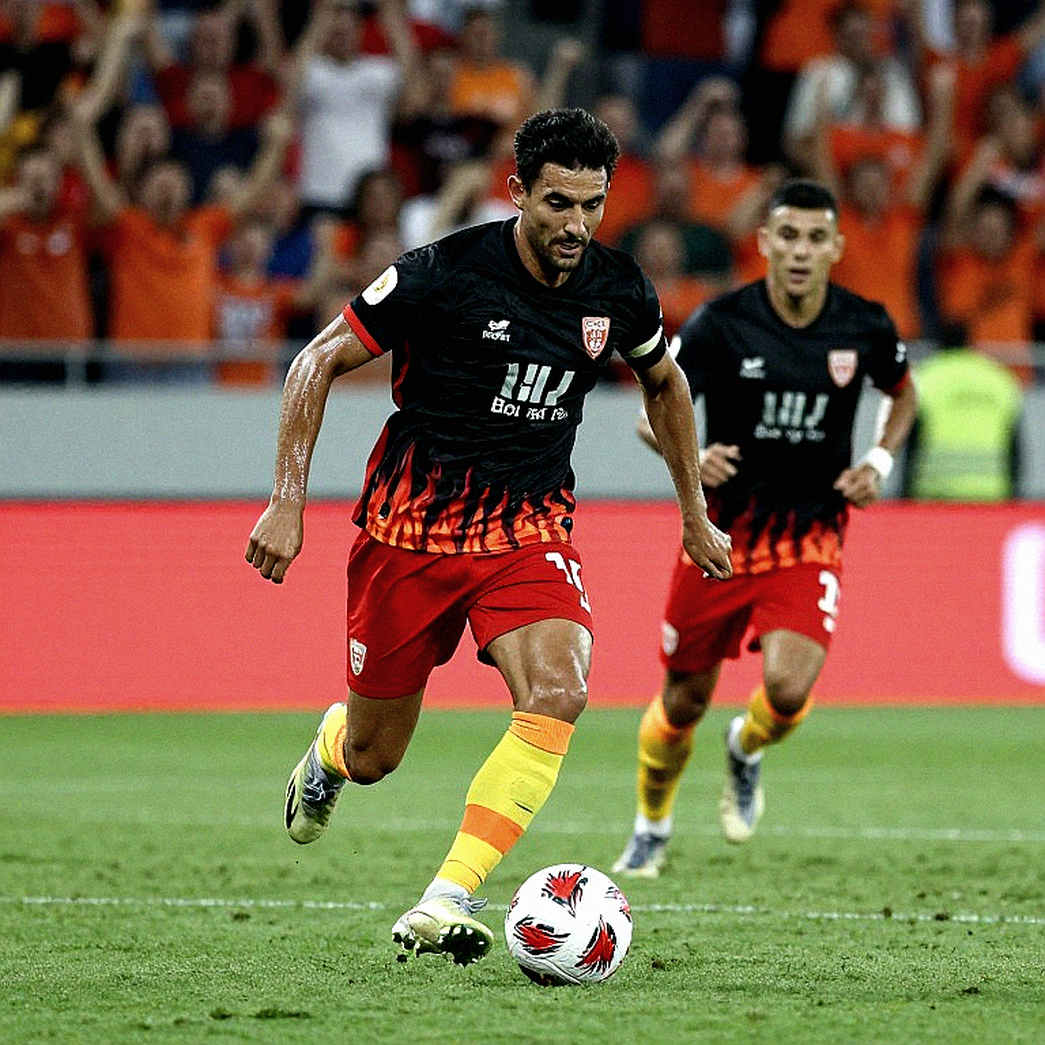 Losing Xuan Son for One to Two Months: Vietnam Enter the Thailand Fixture Without the Endpoint of Their Attacking Chain