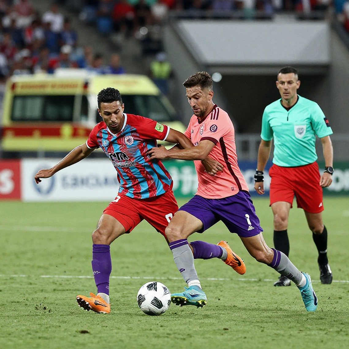 Việt Nam trước ngày khai màn ASEAN Cup 2026: Tuyến giữa rạn nứt và sân tập bị phong tỏa Việt Nam trước ngày khai màn ASEAN Cup 2026: Tuyến giữa rạn nứt và sân tập bị phong tỏa