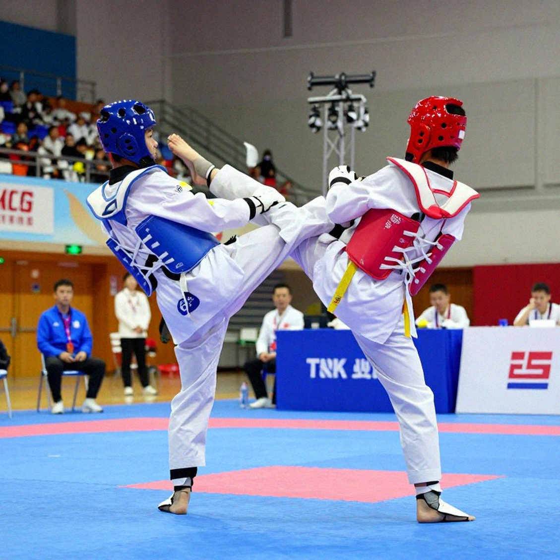 Bản Đồ Đai Vô Địch MMA Toàn Cầu: Khi Mỗi Sàn Đấu Tự Vẽ Biên Giới Riêng Bản Đồ Đai Vô Địch MMA Toàn Cầu: Khi Mỗi Sàn Đấu Tự Vẽ Biên Giới Riêng