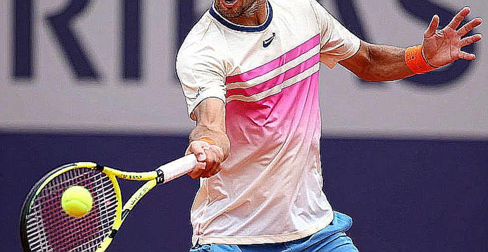 Zverev thắng de Minaur 6-4, 6-4 ở Thượng Hải: 80% giao bóng đầu tiên và khoản nợ điểm số của ngôi số 1 cuối năm