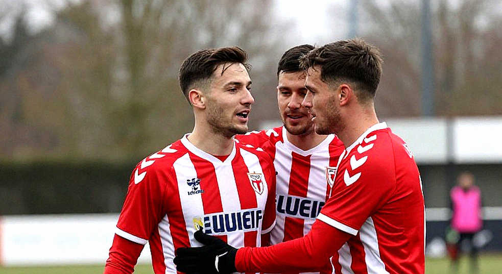 Chiếc áo số 244 và đồng hồ hợp đồng: Rayados đặt Paxon Ruffin lên băng ghế trước Pachuca