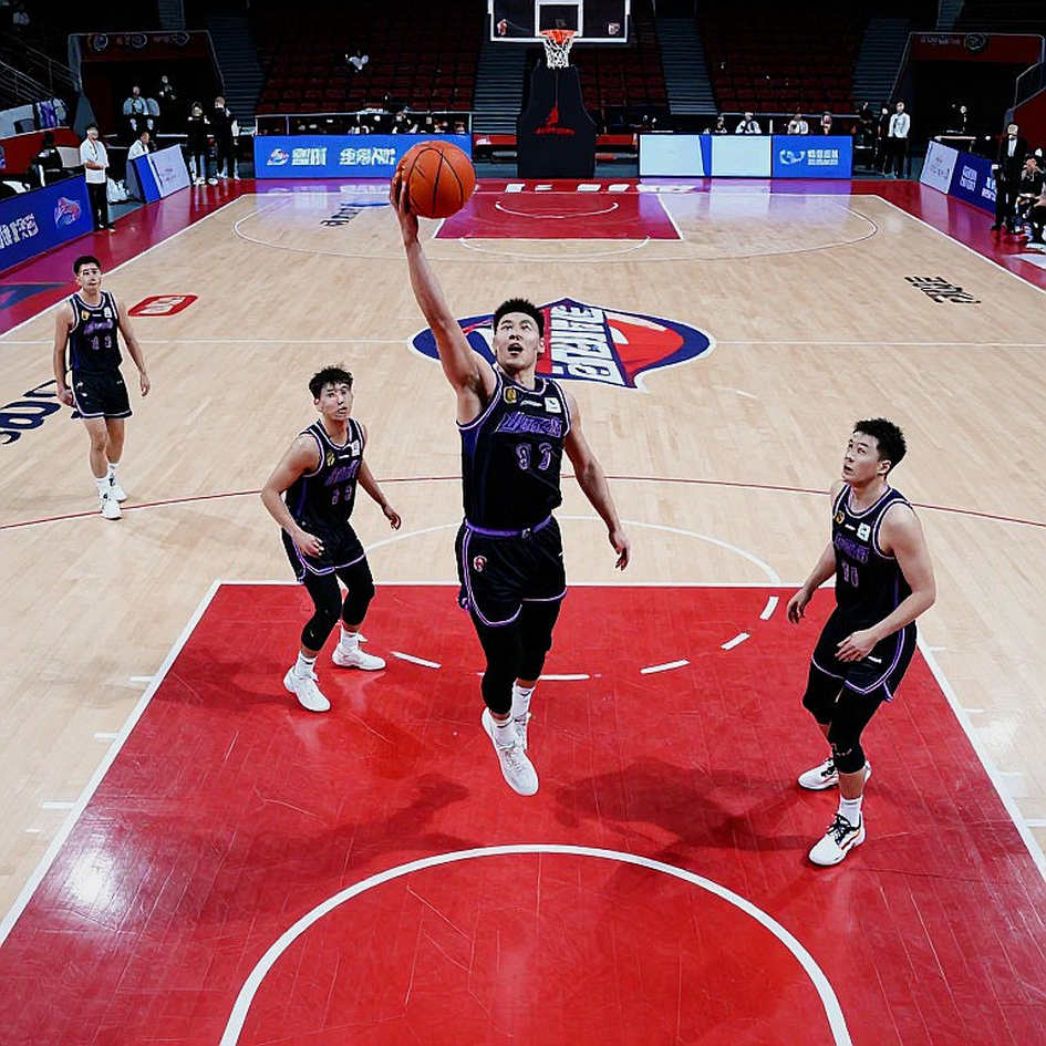 Zalgiris Kaunas thắng trận giao hữu trước đại diện Azerbaijan nhưng chấn thương của Jonas Valanciunas khiến đội bóng loay hoay
