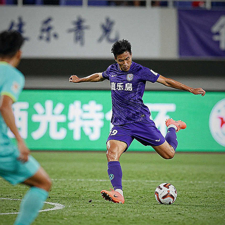 V.League và canh bạc trăm tỷ cho những tiềm năng chưa được kiểm chứng